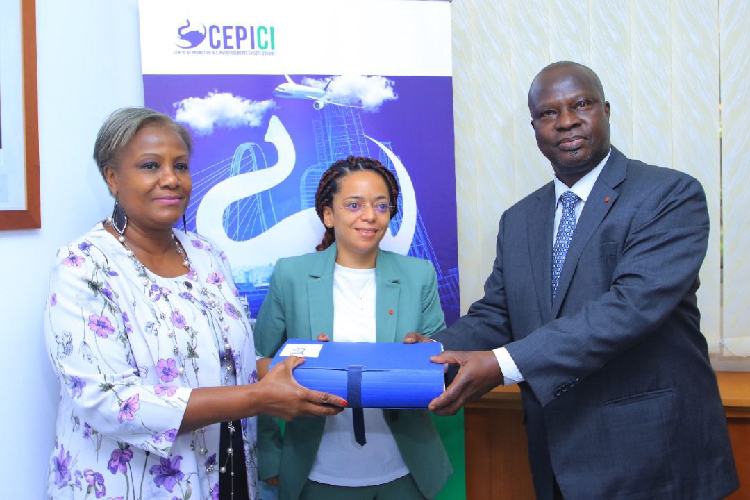 Direction générale du CEPICI: Emmanuel Essis Esmel passe la main à Solange Amichia